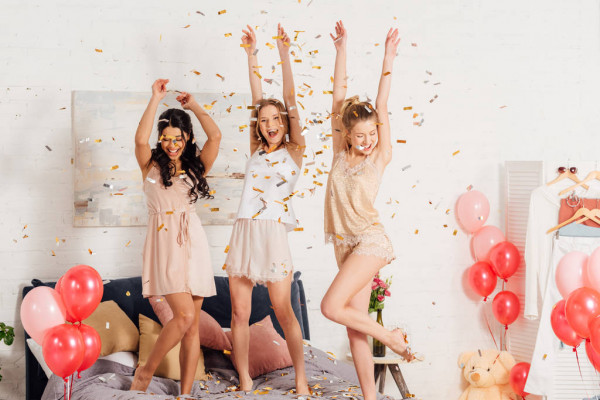 Simple Intimate Bachelorette Party Ideas To Celebrate At Home