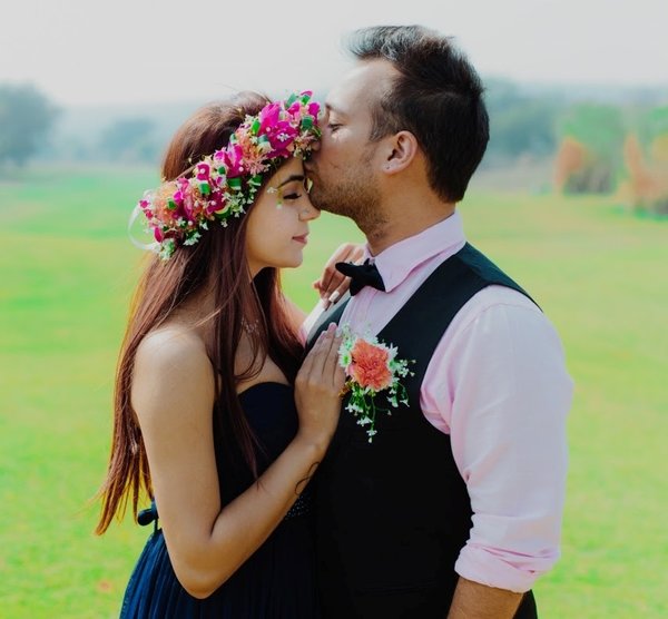 Couple Outfit Ideas For Pre Wedding Shoot