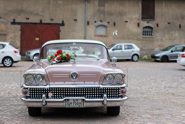 Trendy And Fun Wedding Car Decoration Ideas