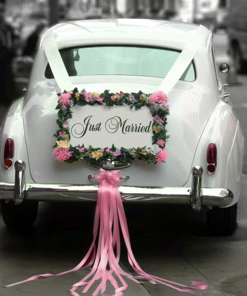 Trendy And Fun Wedding Car Decoration Ideas | Shaadi Baraati