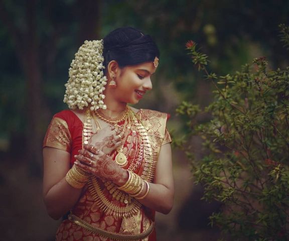 Pin by Priya Gunasekkaran on Brides | South indian wedding saree, Indian  bride, Indian bridal photos