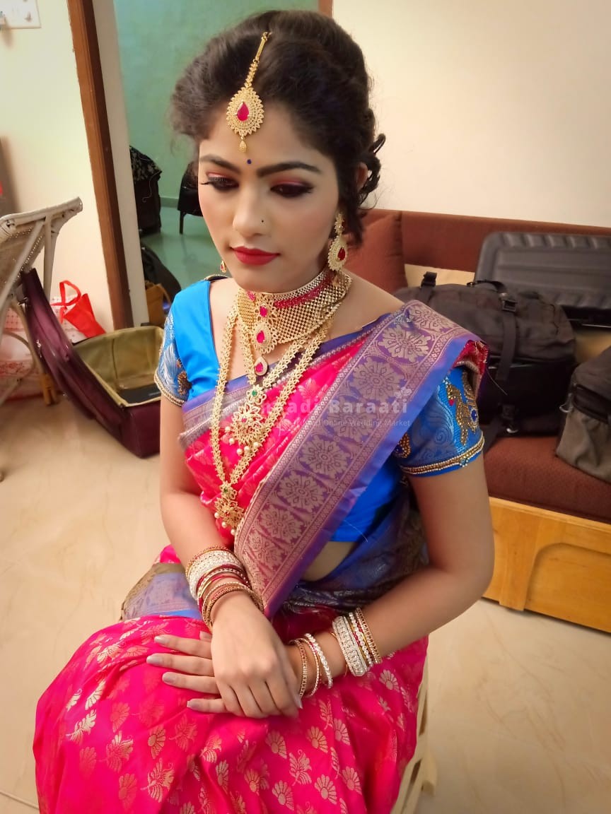 20+ Stylish Hairdos Especially For Maharashtrian Brides! | WedMeGood