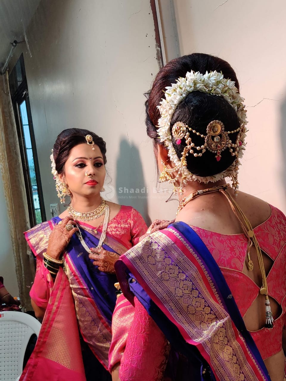 Priya Bapat Flaunts 'Marathi Navri' Vibes In Navari Saree, See Here
