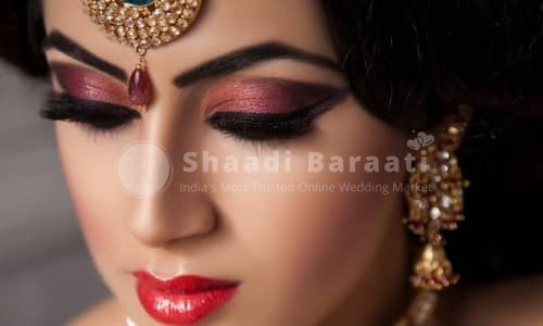 Royal Beauty Salon | Bridal Makeup Artist in Indore | Shaadi Baraati