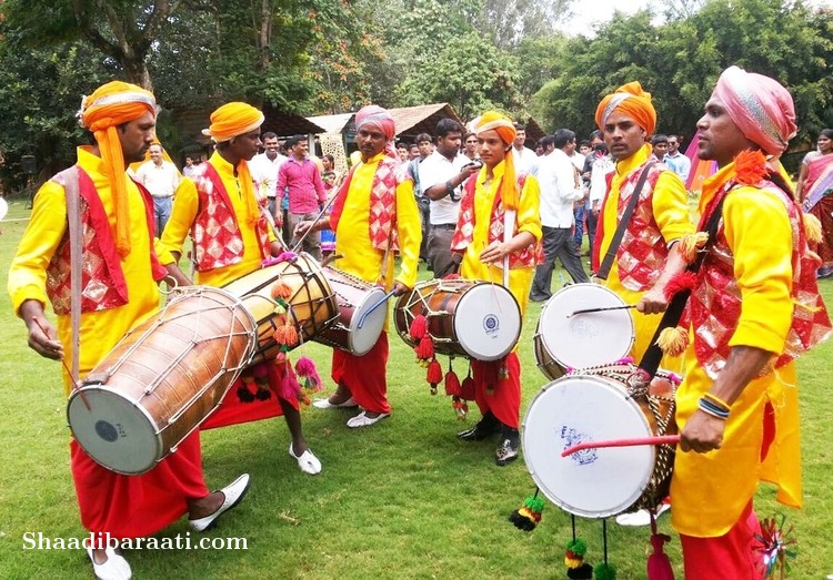 Punjabi Dhols Band Bajaa & Baraath