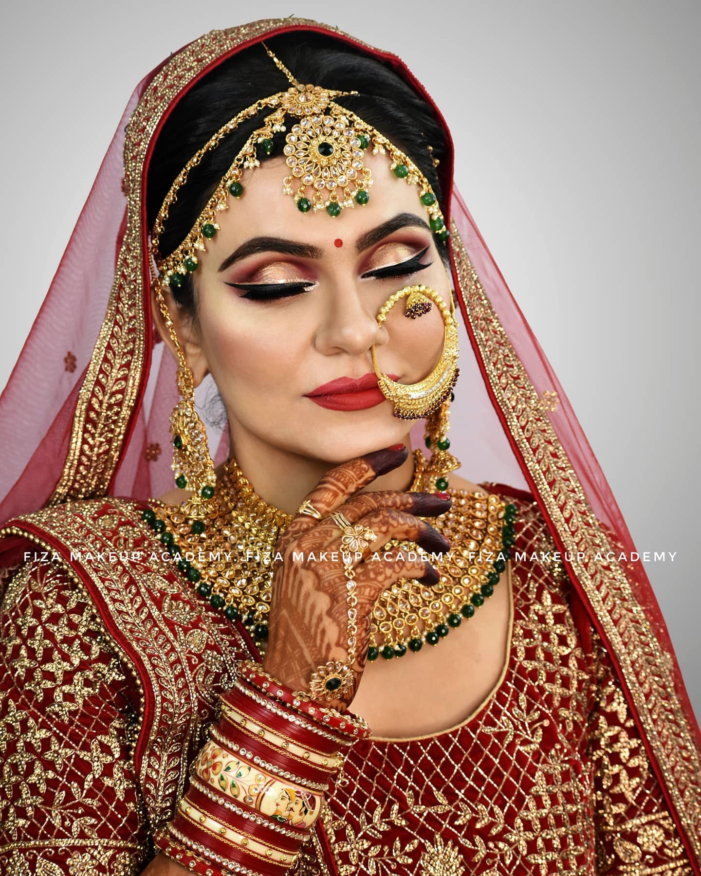 Fiza Khan - Makeup Artist