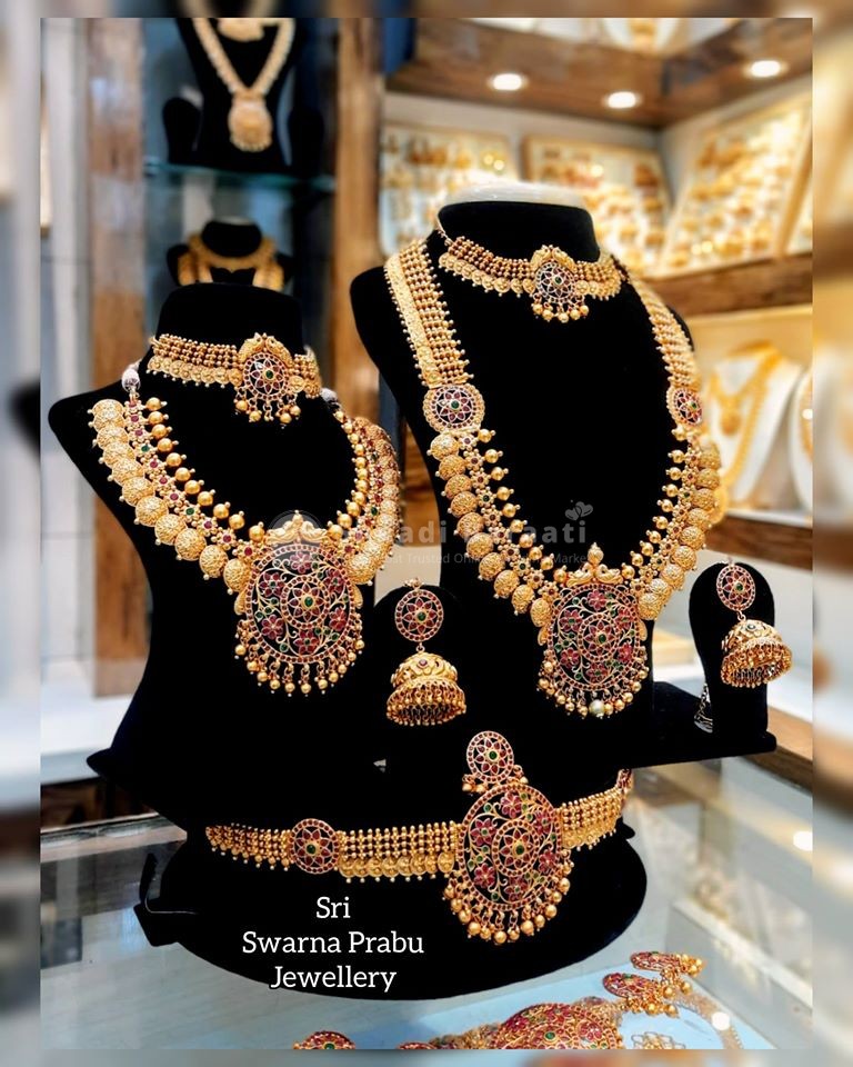Sri Swarna Prabhu jewellery